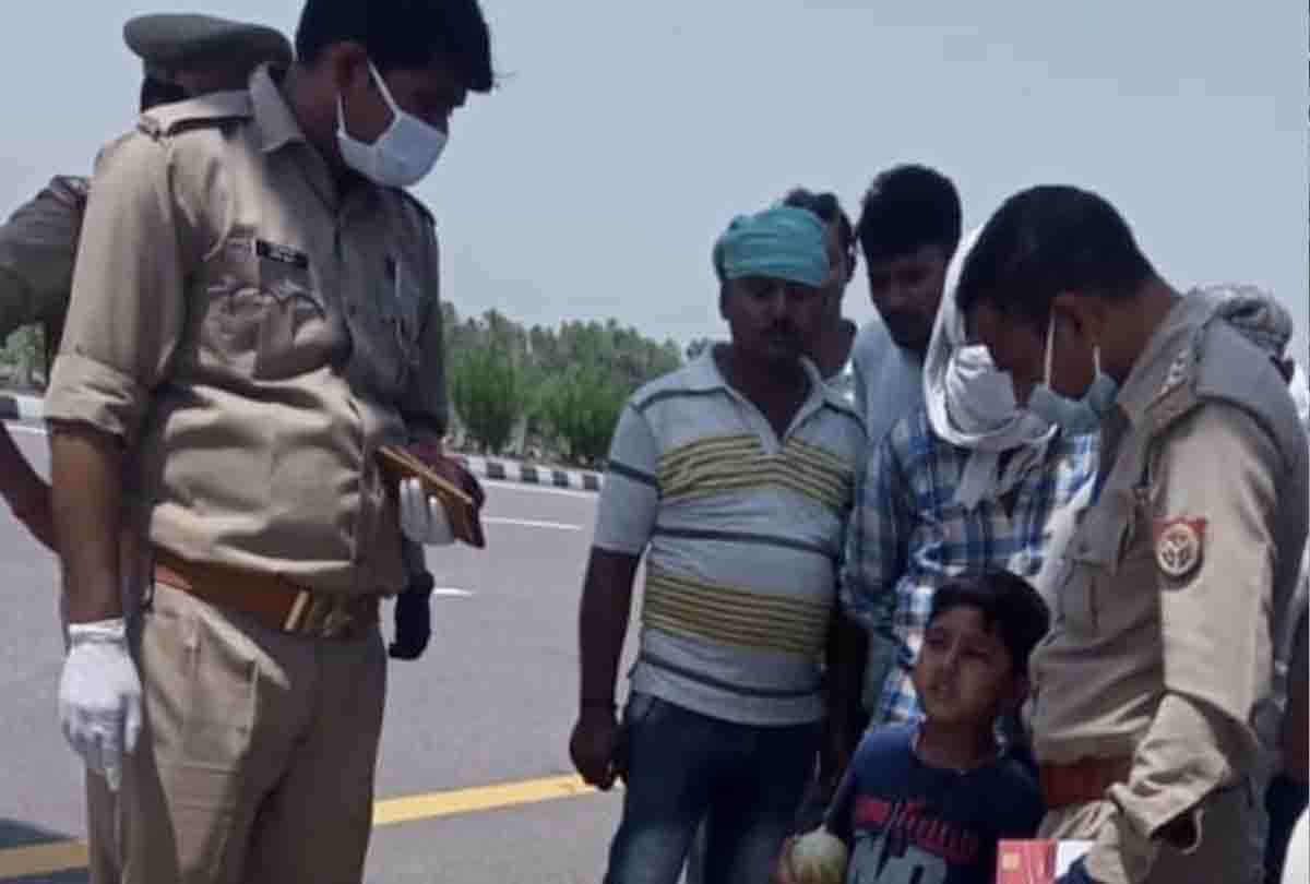 accident in lockdown: husband wife died in road accident in agra lucknow expressway