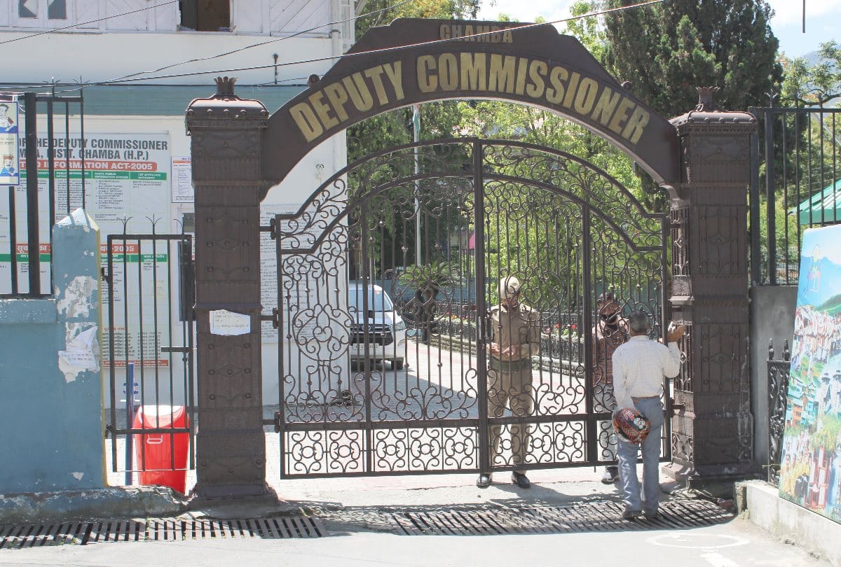 No one listening public grievance in DC chamba office
