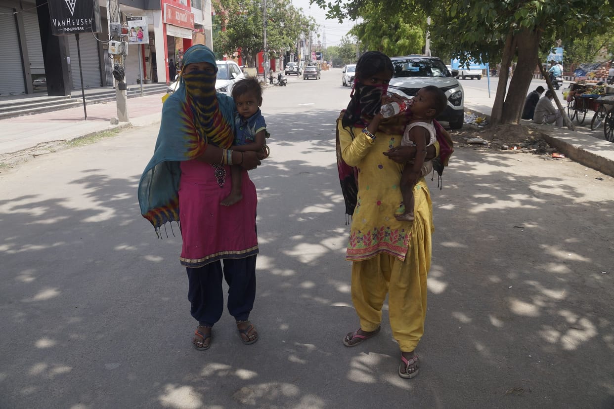 The child is sick at home, migrant workers, lockdown, coronavirus