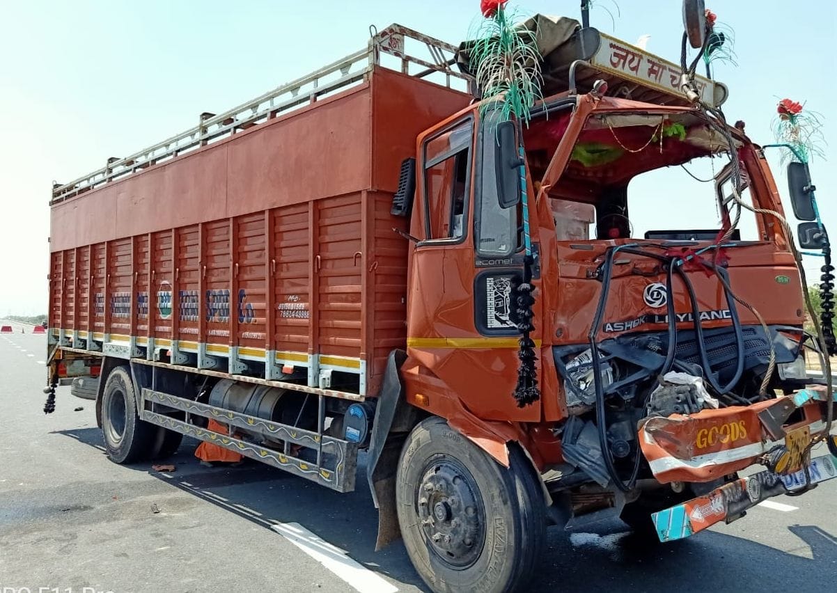 DCM truck collides with workers on expressway, six injured