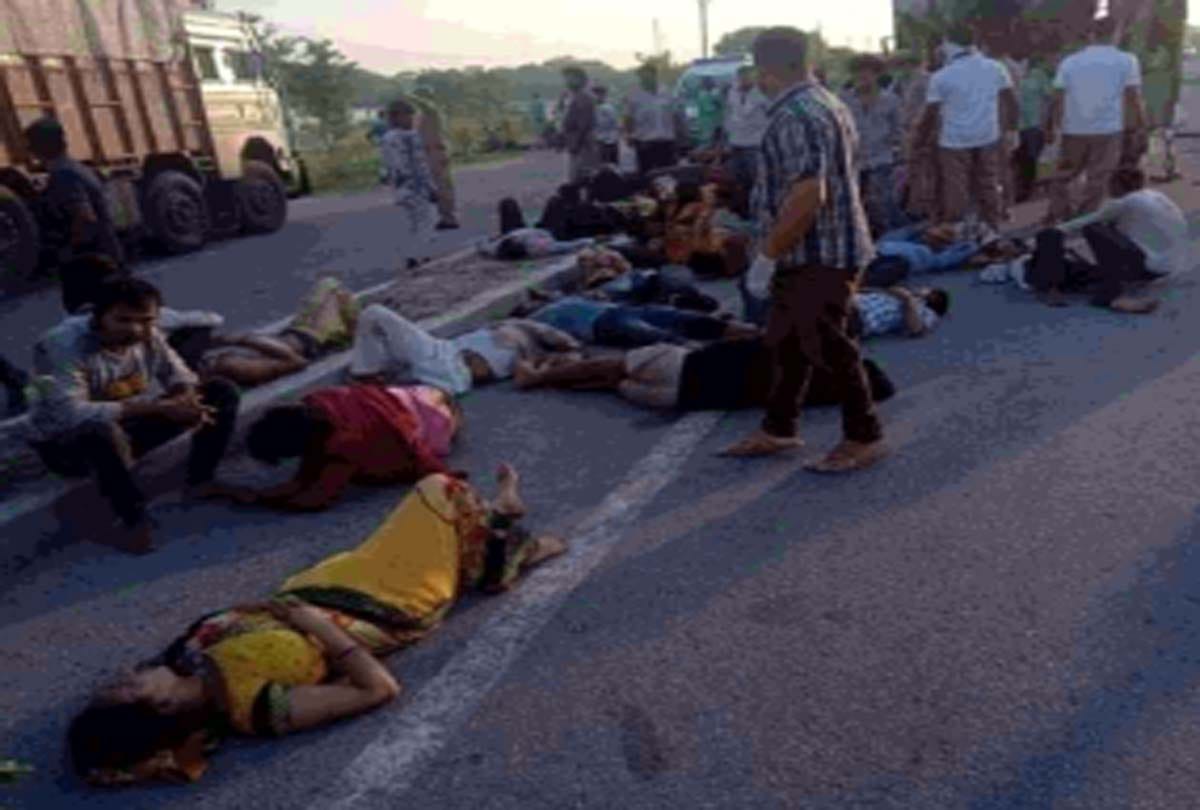 Auraiya UP road accident on Delhi Kolkata highway auraiya news inside story