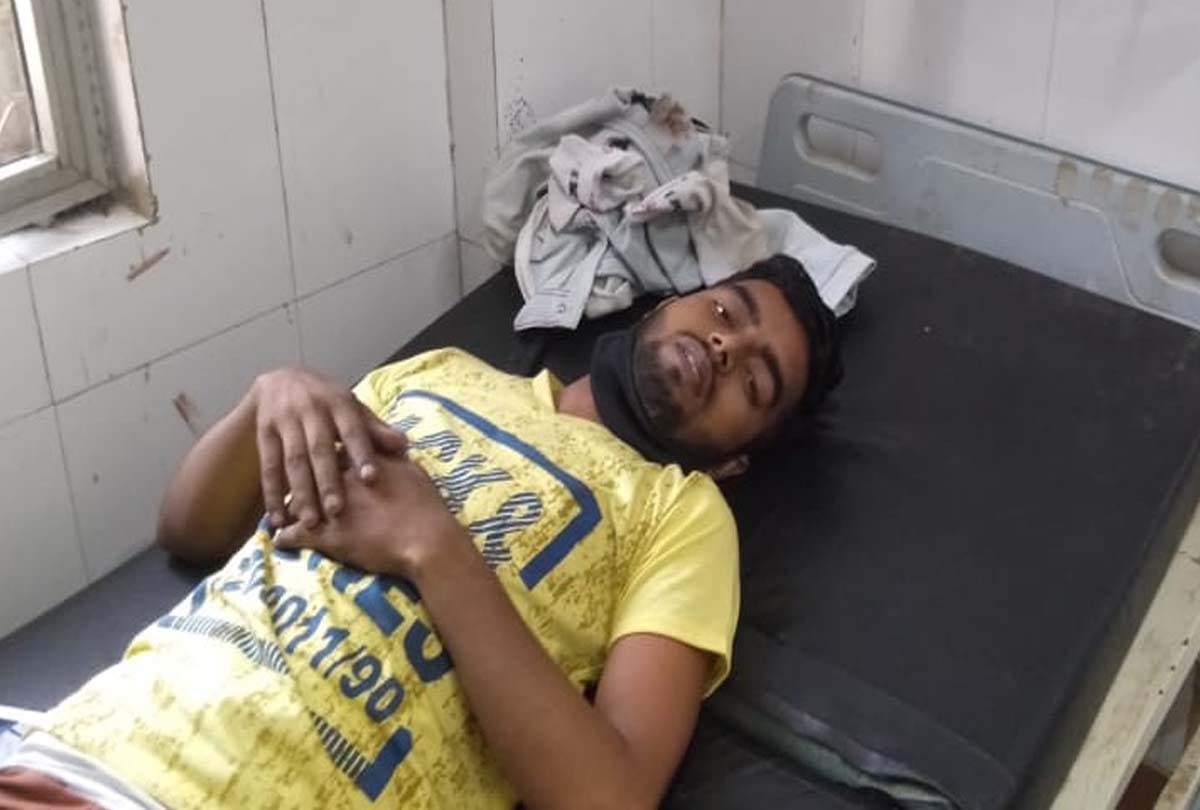 road accident in kannauj, one worker killed and one injured