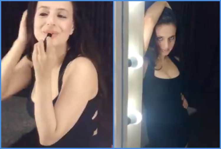 ameesha patel saturday night party with friends on zoom chat