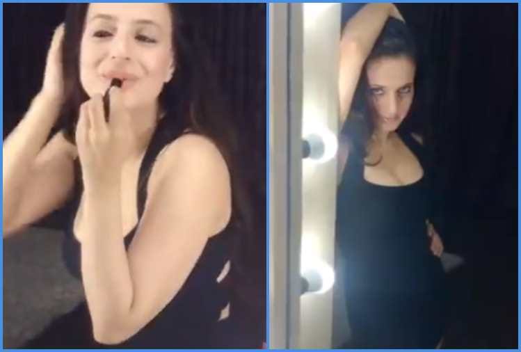 ameesha patel saturday night party with friends on zoom chat