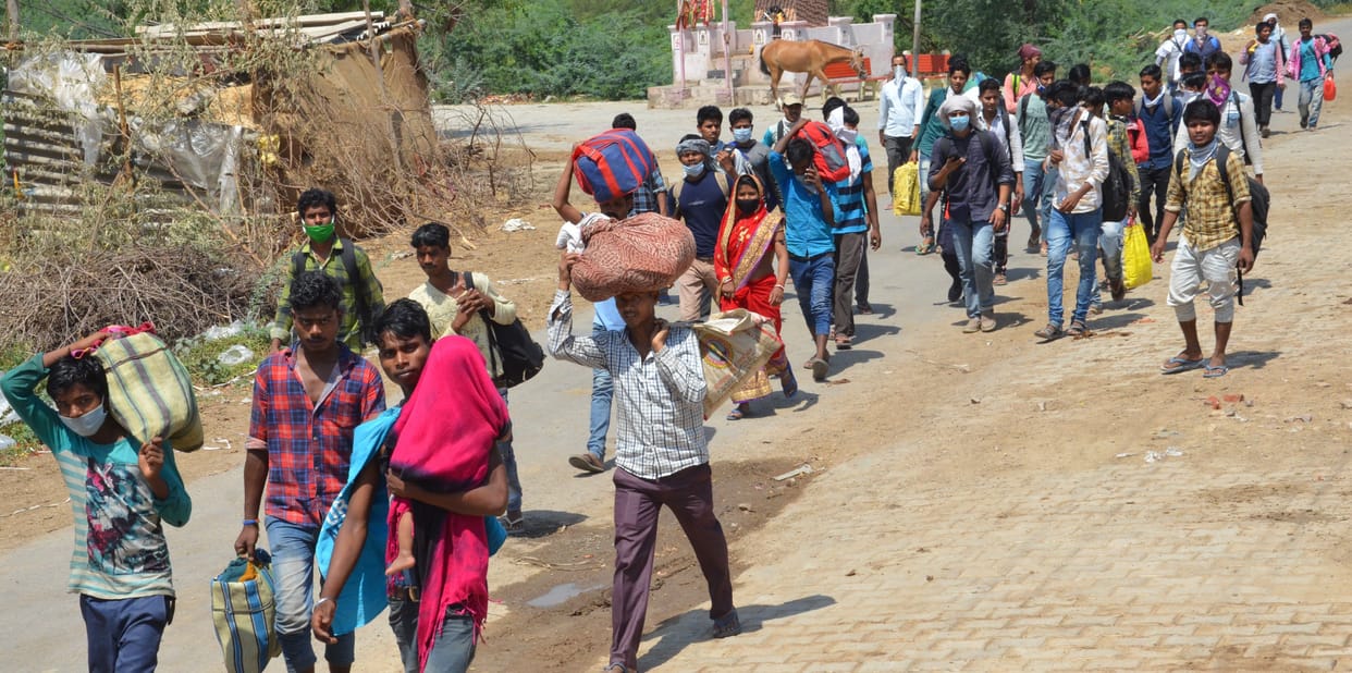 500 migrant labores left for patna on feet.