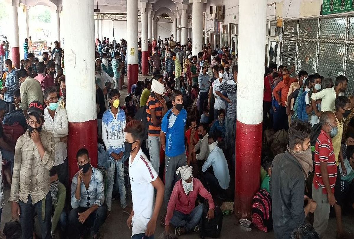 Lockdown thousand migrant workers reached ISBT agra