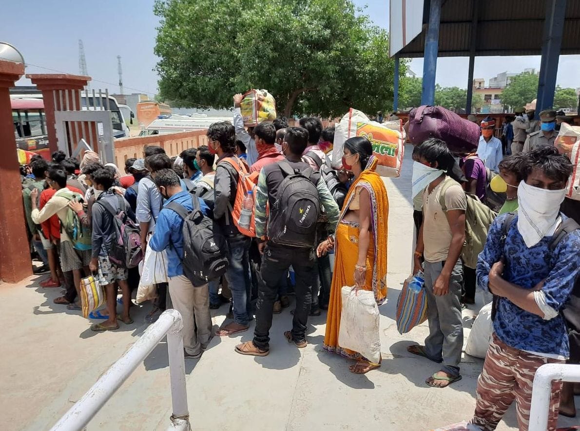 daily workers dent to their hometown from etawah