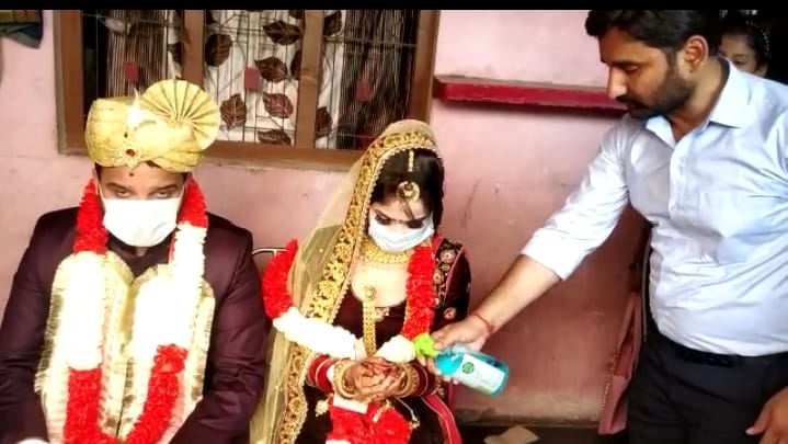 The bridegroom took seven rounds wearing a mask