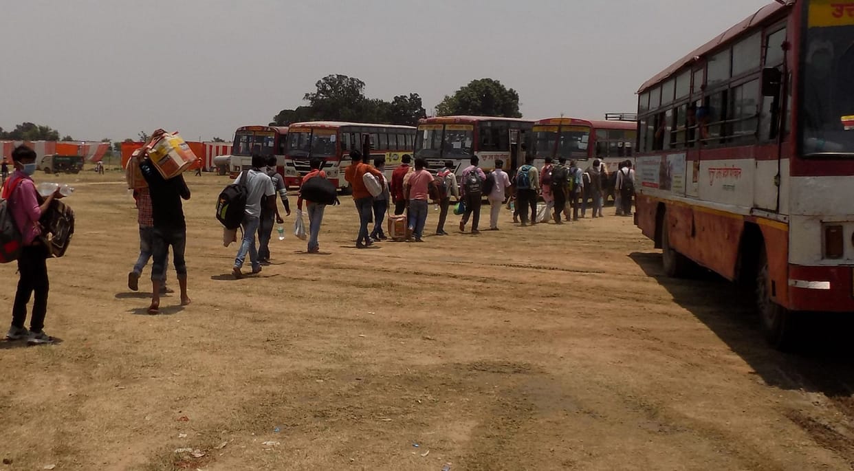Hathras: Hundreds of migrant workers depart from roadways buses