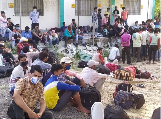 Hathras: Government orders to be implemented, now migrants will not go on foot and trucks