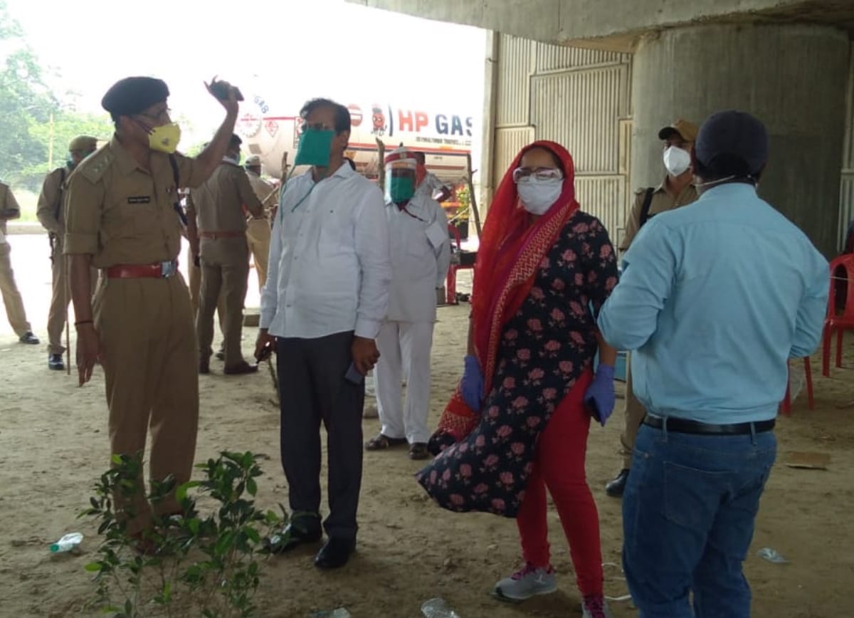 Migrant workers sent by bus after CM Yogi order to administration in gorakhpur