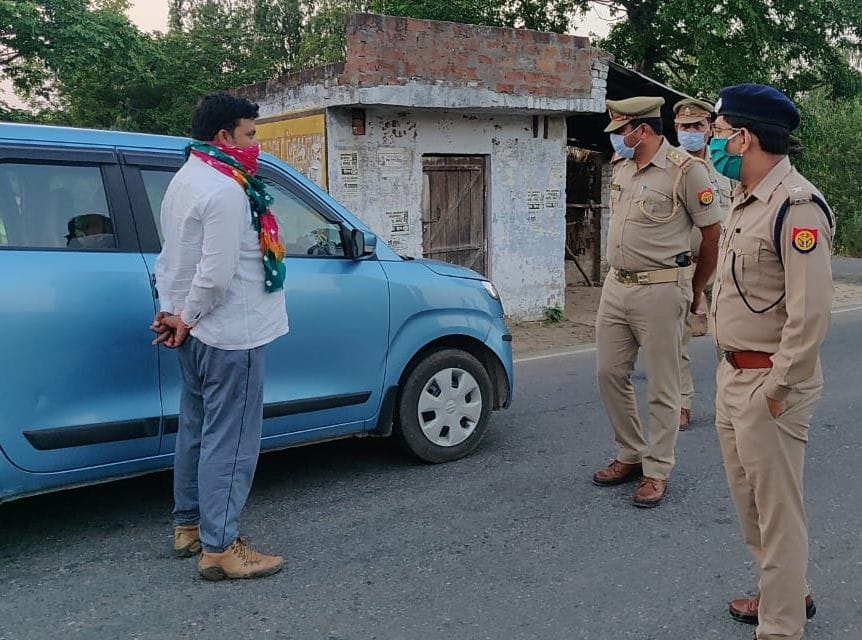 sp checked sitapur border