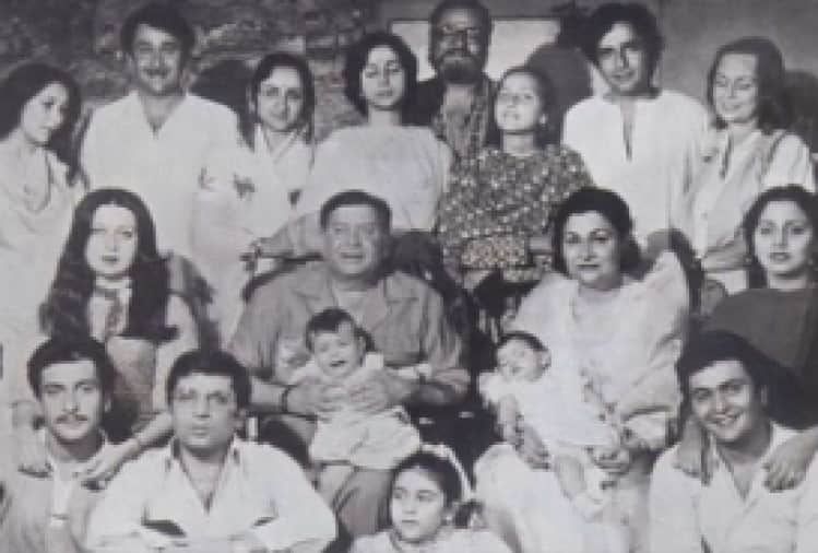 Riddhima Kapoor shares a rare photo of Kapoor family with rishi kapoor and neetu kapoor