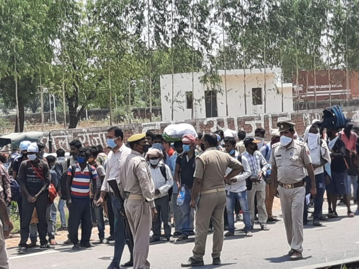 labour, stope, on wxpressway, police, mathura