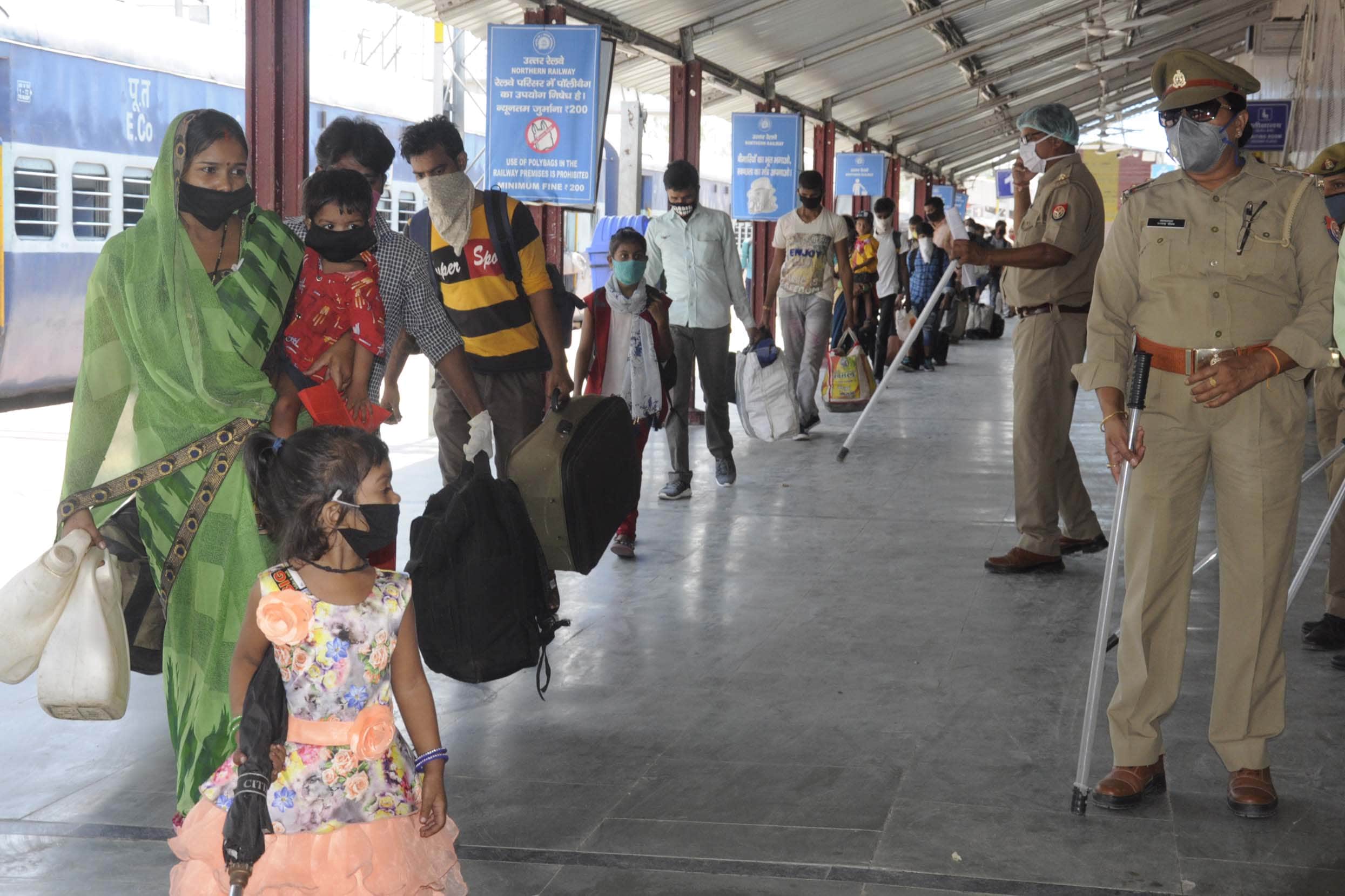 Pratapgarh: 4928 migrant laborers from four trains