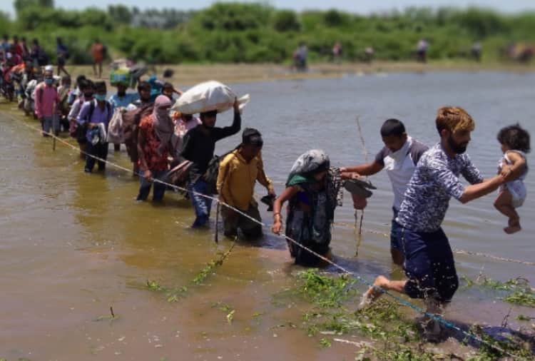 See the sad pictures of migrant workers who return from punjab to their states