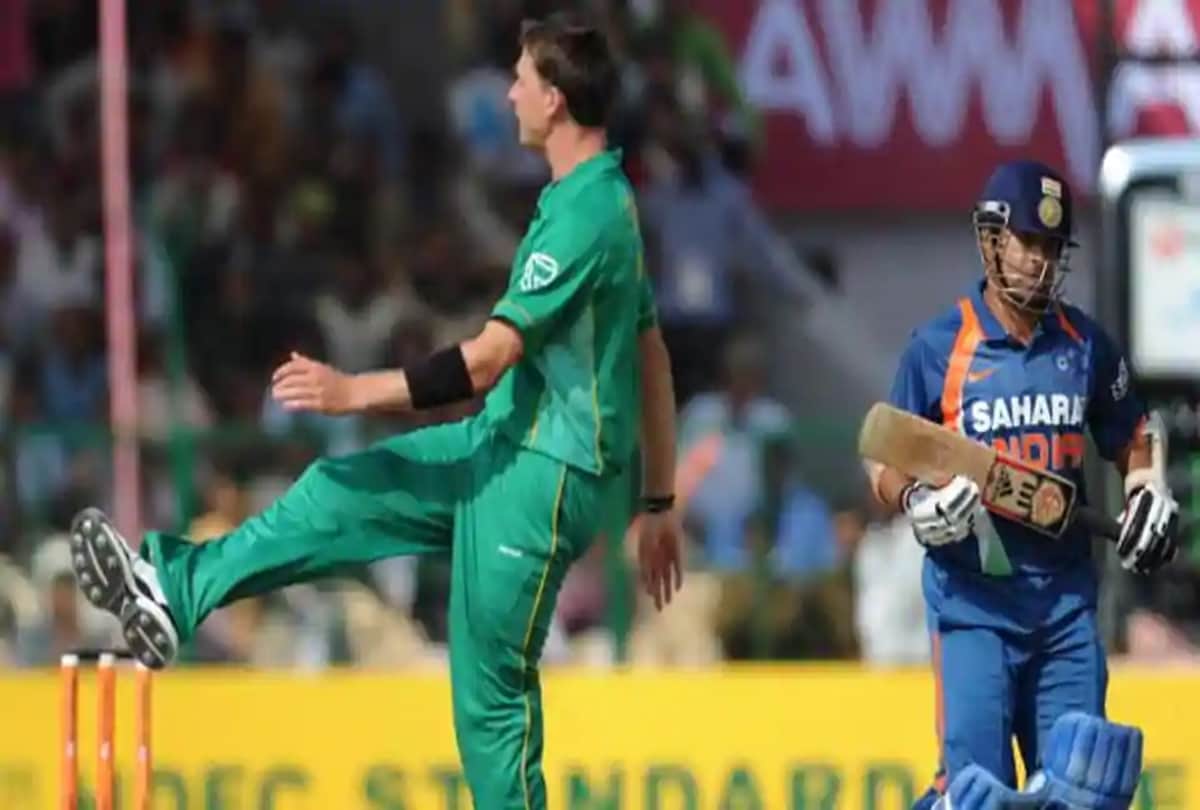 Sachin Tendulkar was already out but umpire Ian Gould turned it down fearing the crowd says Dale Steyn