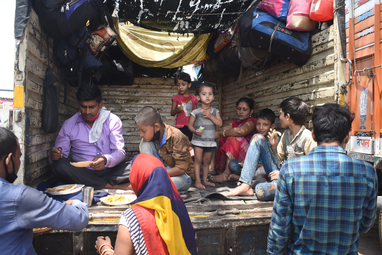 Sultanpur from Mumbai had to pay 3400 rupees