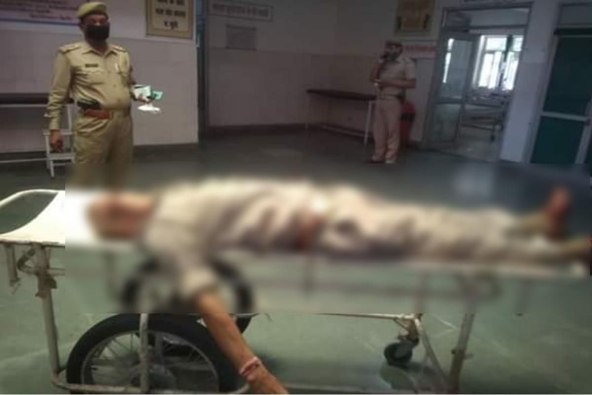 A sub inspector died in road accident at Bijnor city