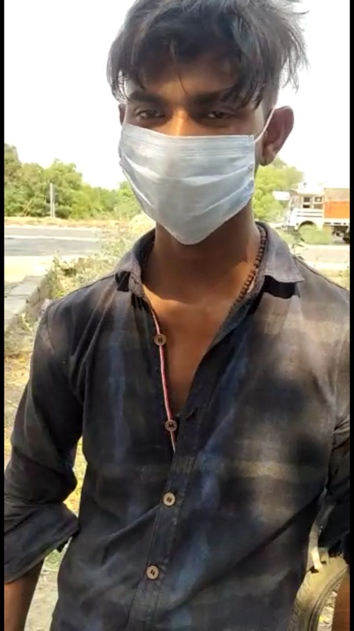 When the fare was lowered, the migrant laborer from West Bengal injured himself by hitting the blade
