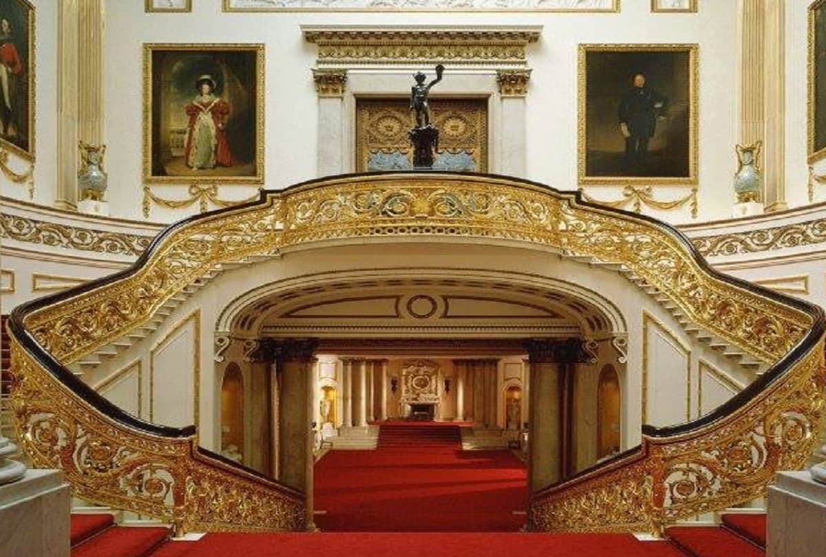 Interesting facts of Buckingham Palace residence of the monarchy of United Kingdom