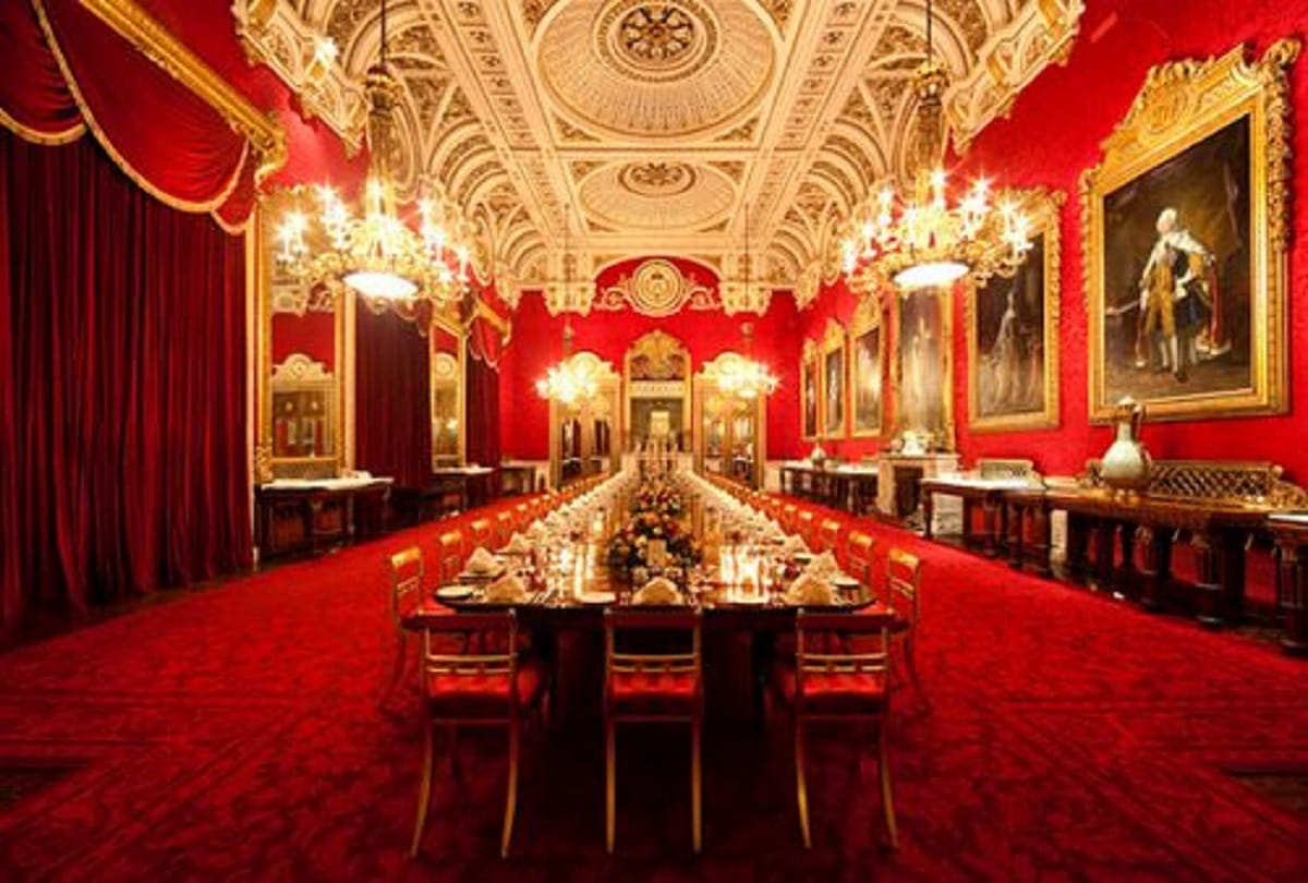 Interesting facts of Buckingham Palace residence of the monarchy of United Kingdom