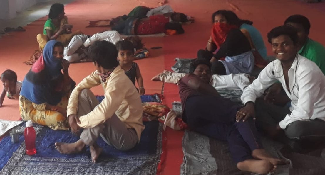 Migrant laborers reached Tugalkapur by wandering the way