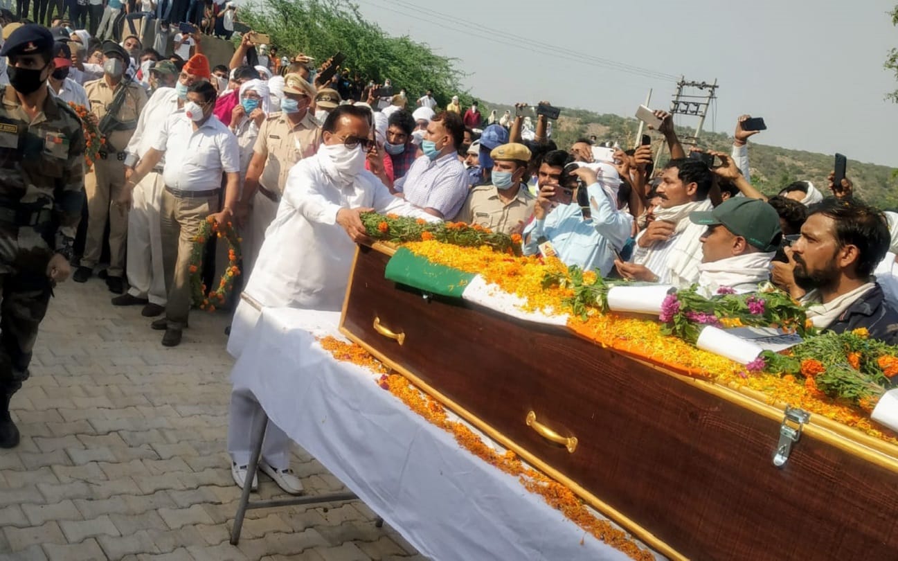 late lance naik raj singh his son perform last rites mother says i am proud of my son