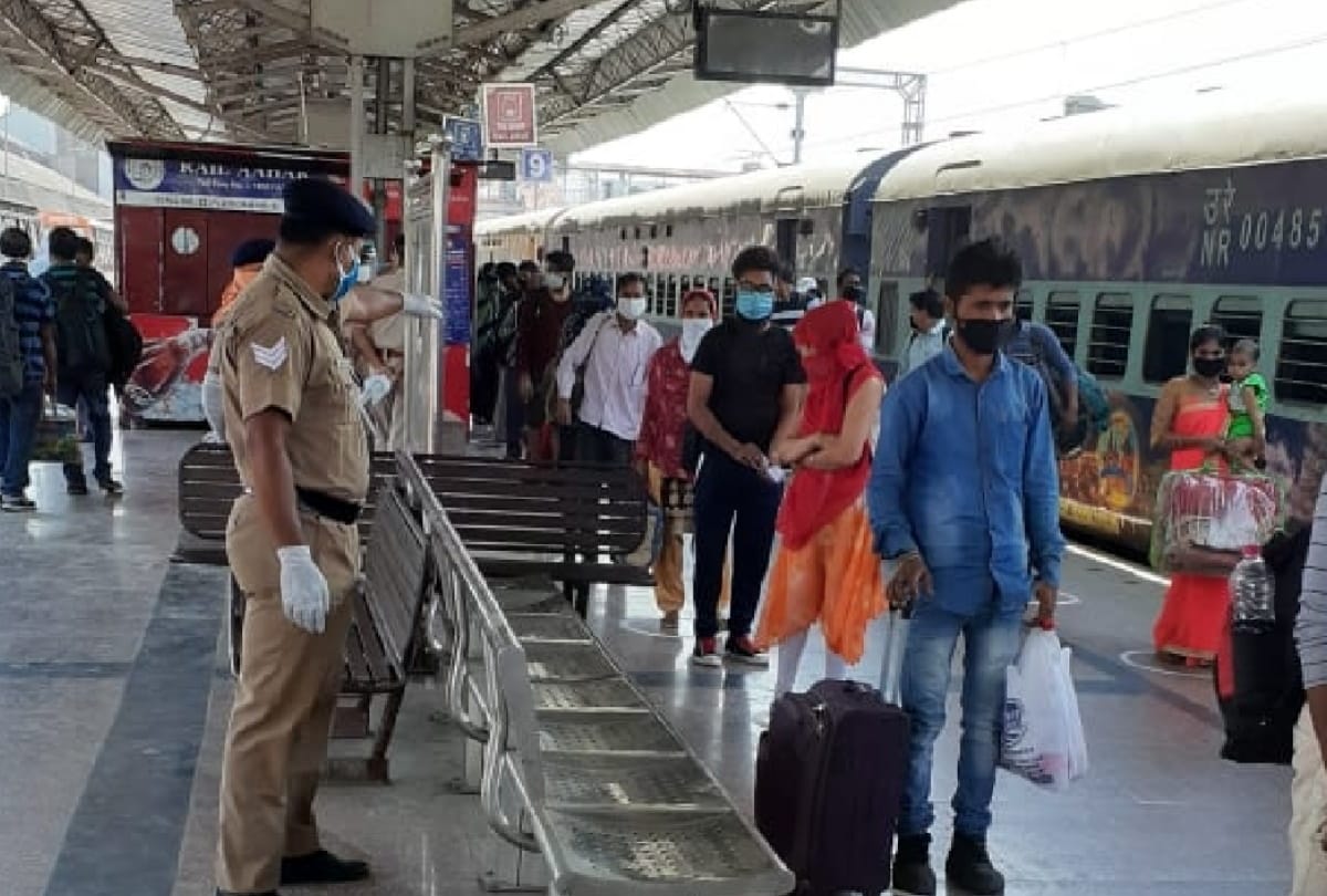 Fifteen special train reached Gorakhpur with migrant workers