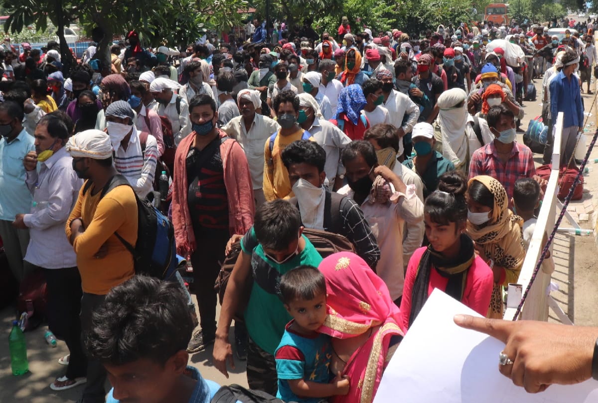 Fifteen special train reached Gorakhpur with migrant workers
