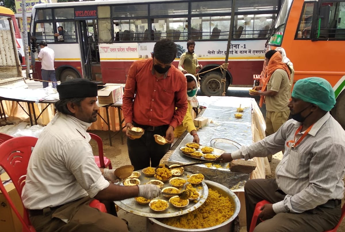 Fifteen special train reached Gorakhpur with migrant workers