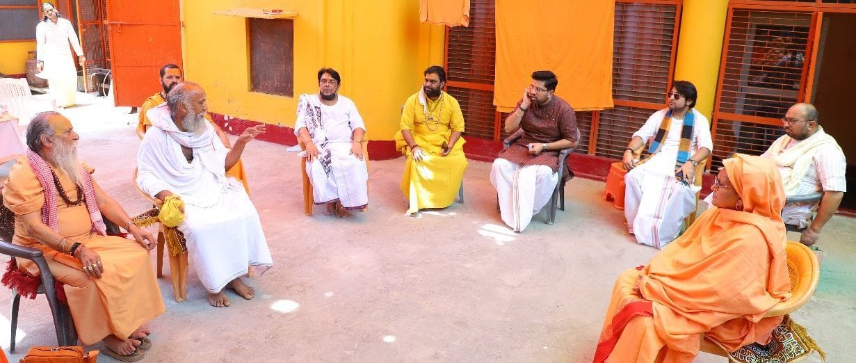 attack, on sant, vrindavan, mathura