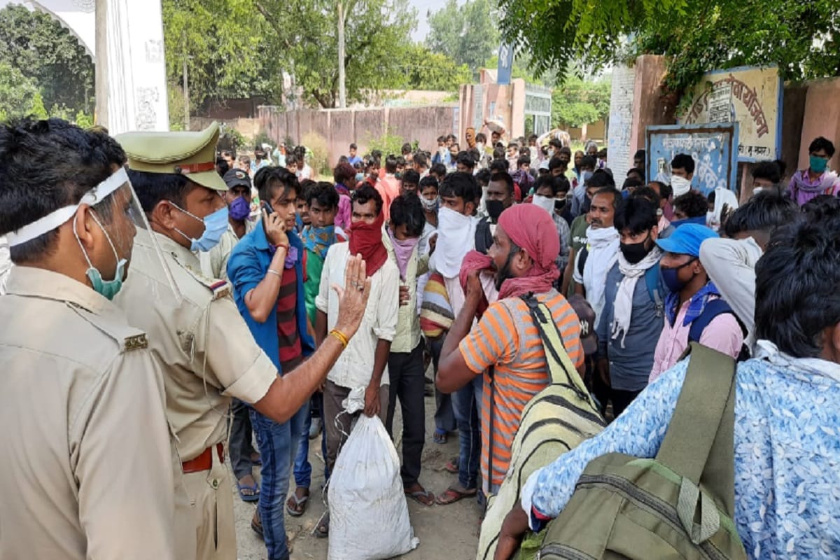 Muzaffarnagar, Uttar Pradesh Lockdown Latest News Update Today, Migrant laborers has ruckus in the city and accused on police