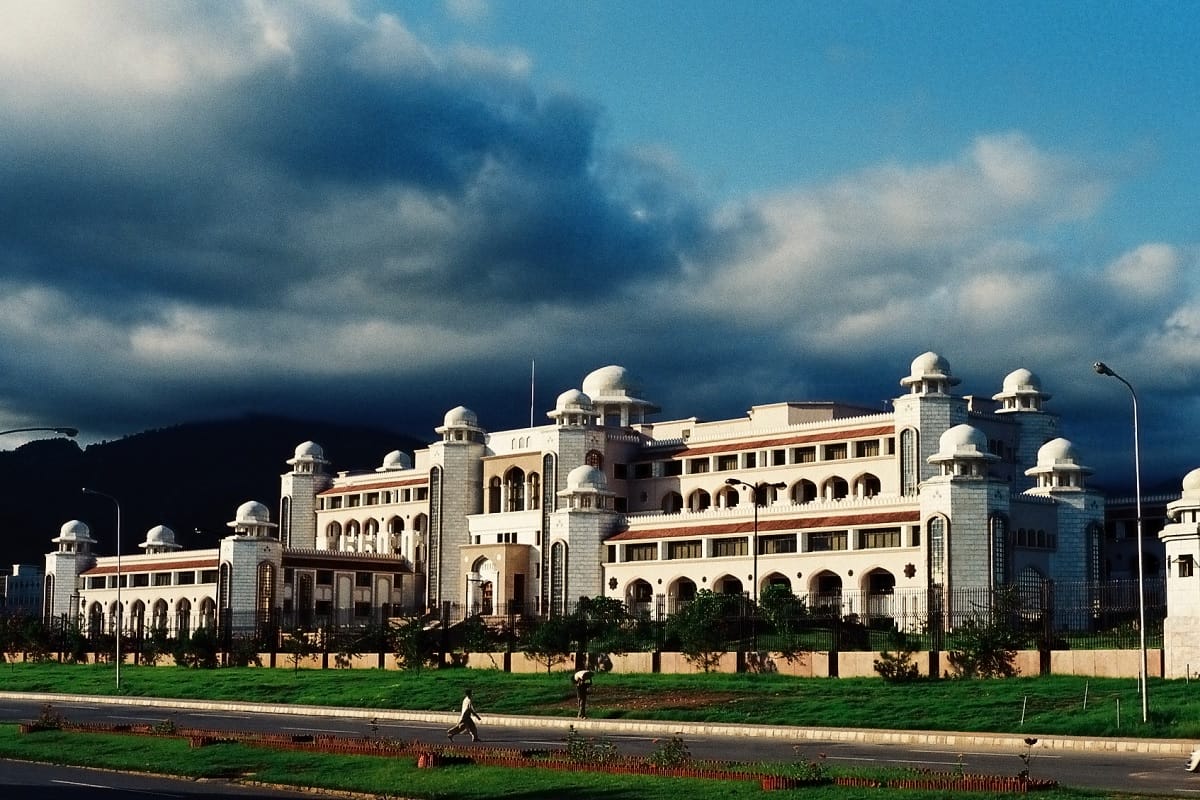 Pakistan : Four employees of Prime Minister residence infected with Coronavirus