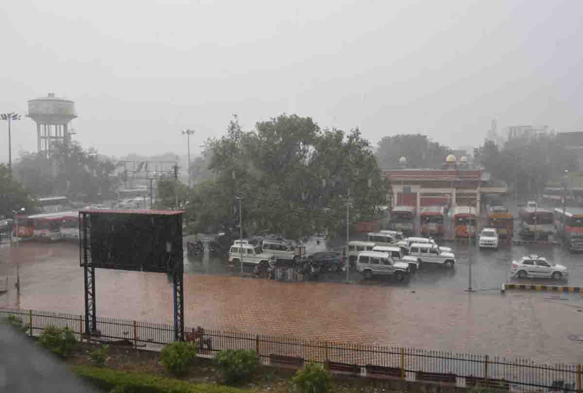 UP: Cyclone Amfan's knock, weather change