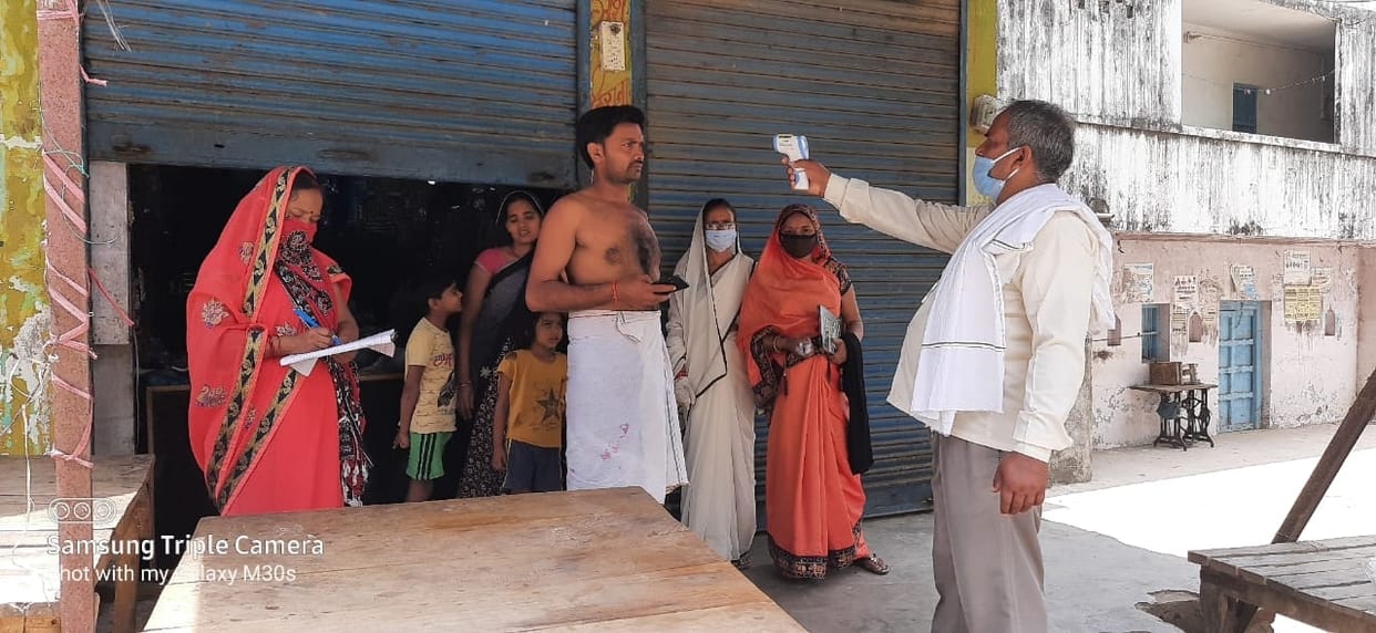 Pratapgarh: Thermal screening of six hundred people, sealed border