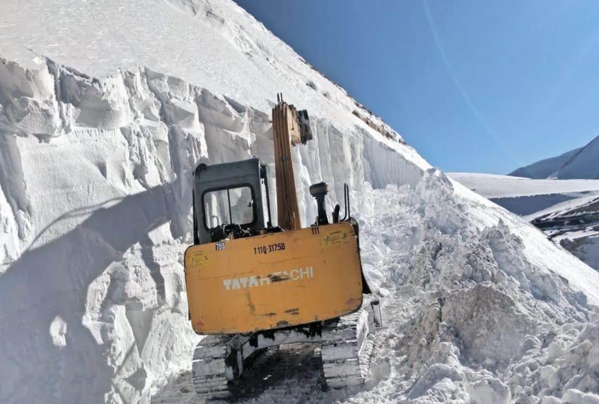 Manali-Leh road closed by snow restored after six months, movement will start after two days