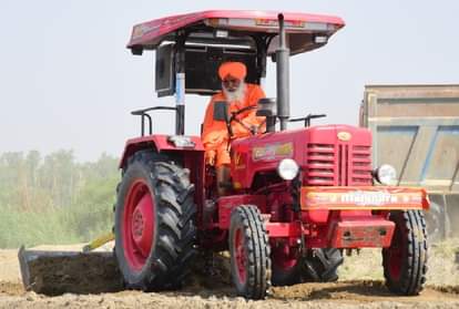 कारसेवा करते हुए संत सीचेवाल