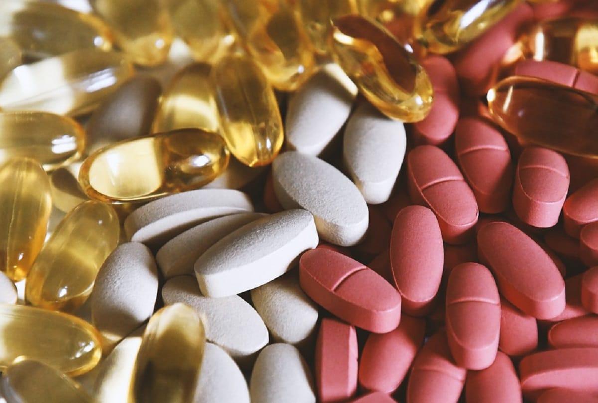 coronavirus pandemic overdose of vitamins side effects disadvantages consuming too much vitamins health problems ,vitamins supplements side effects