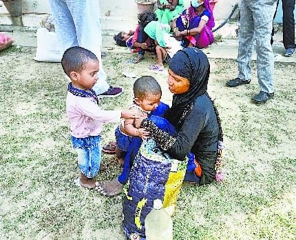 If children do not get milk from starving, then fed them with water and toffee