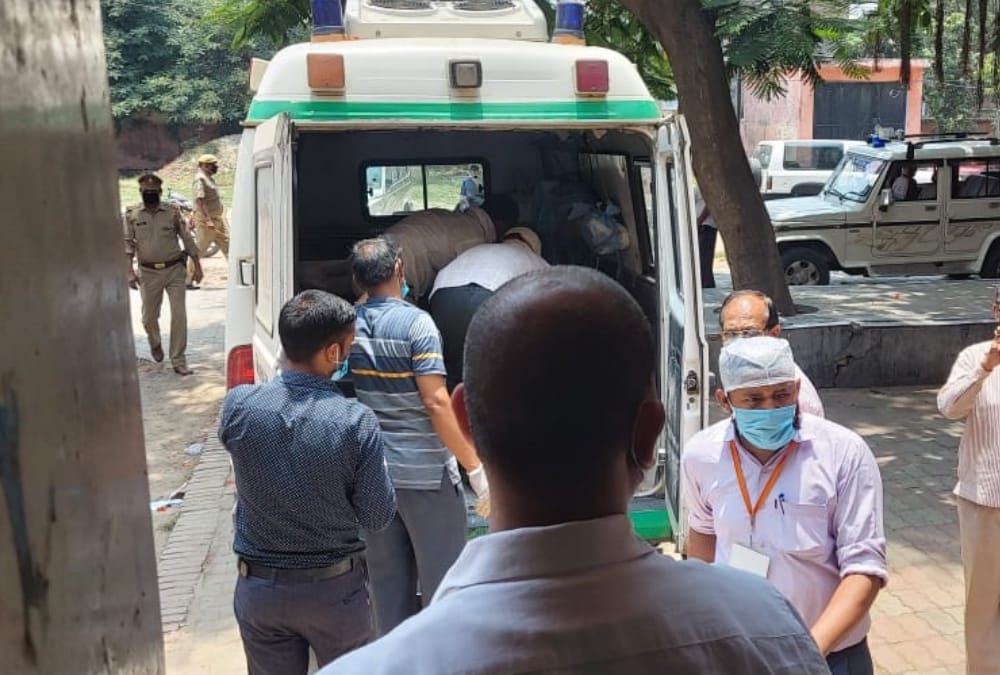 Income tax officer of gonda Kiran Mishra died in a road accident.