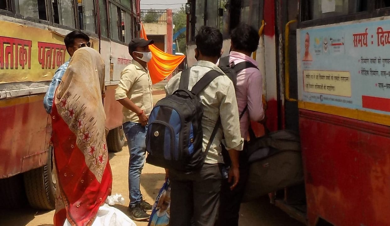 Hathras: Buses will leave the migrants on the way to their nearest bus stand