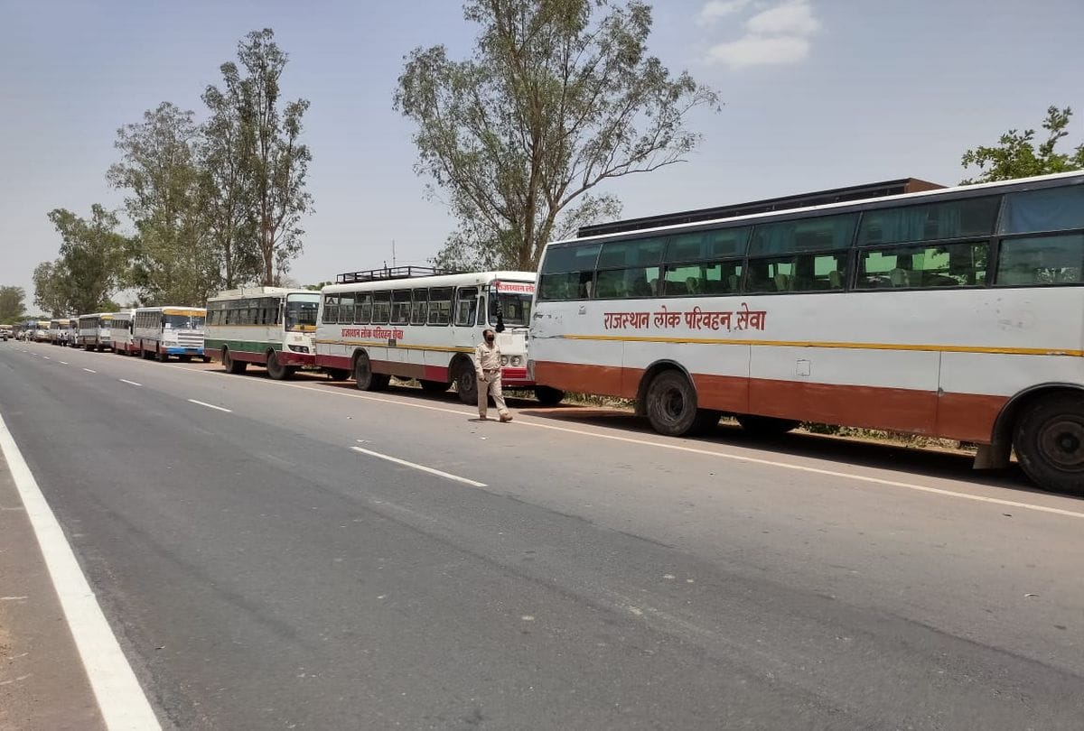 Priyanka Gandhi Vadra Send Buses To Help Up Migrant Workers