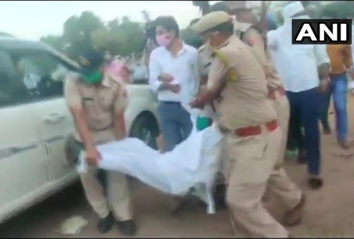 politics over buses in uttar pradesh Congress UP Chief Ajay Kumar Lallu Detained in agra
