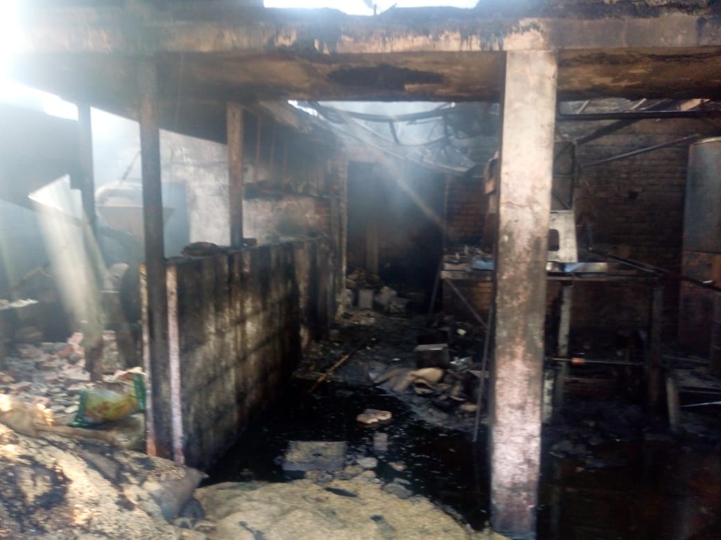 Dehradun : refined mustered oil factory caught fire
