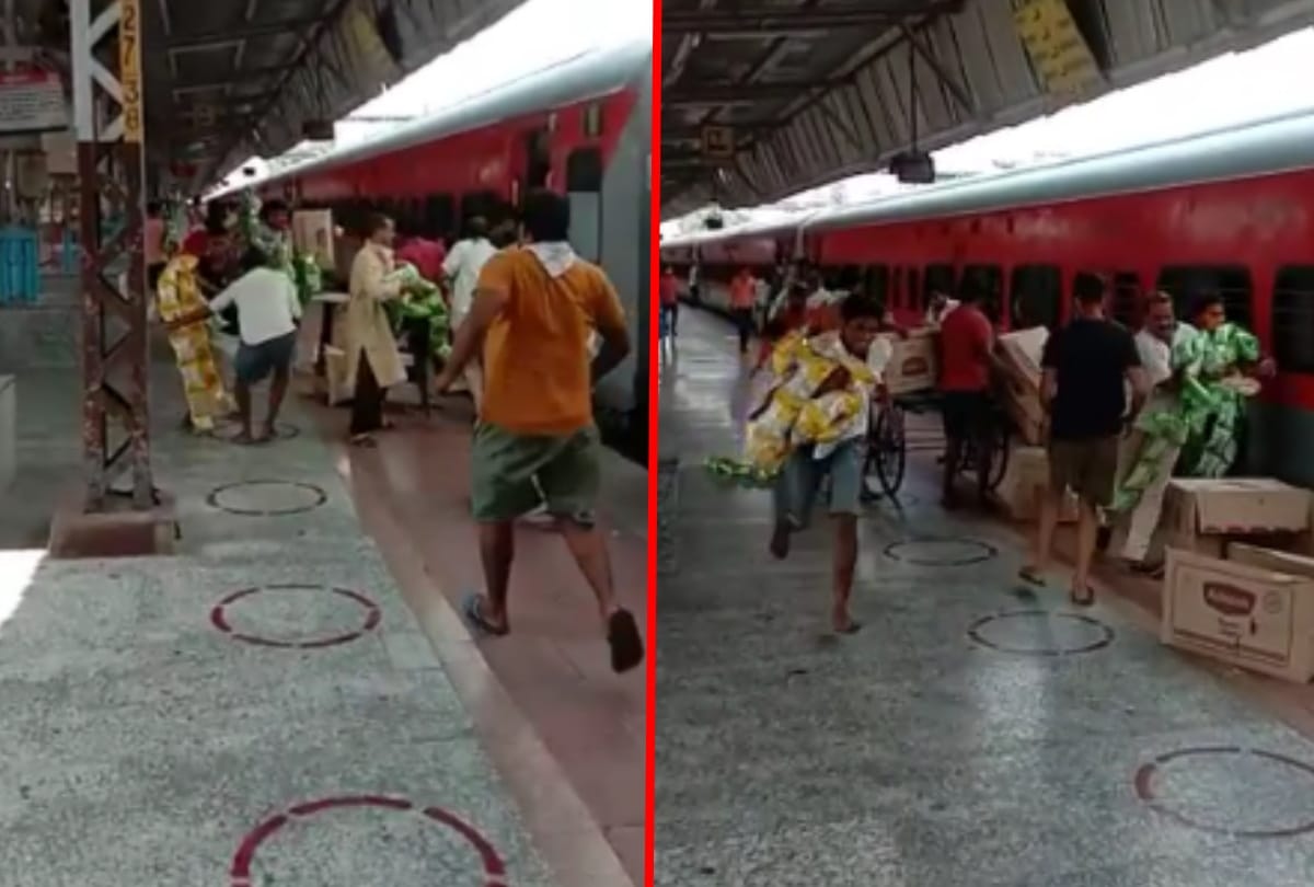 Hungry laborers looted packets of chips on the platform of Jhansi railway station see photos