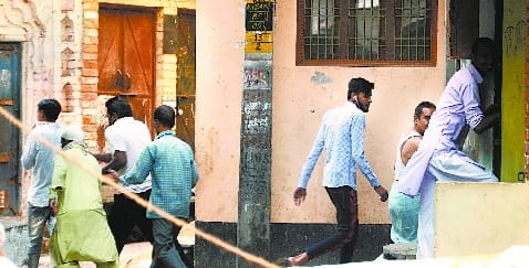 Bareilly: Biharipur Seal .. Keep Doing Anything Inside