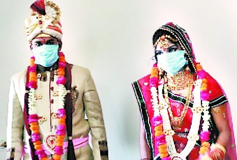 The bride's family came from Shahjahanpur, got married at home