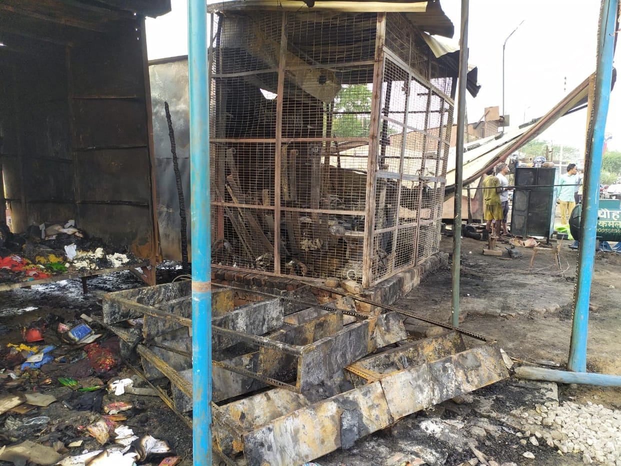 Six shops burnt by fire, loss of millions