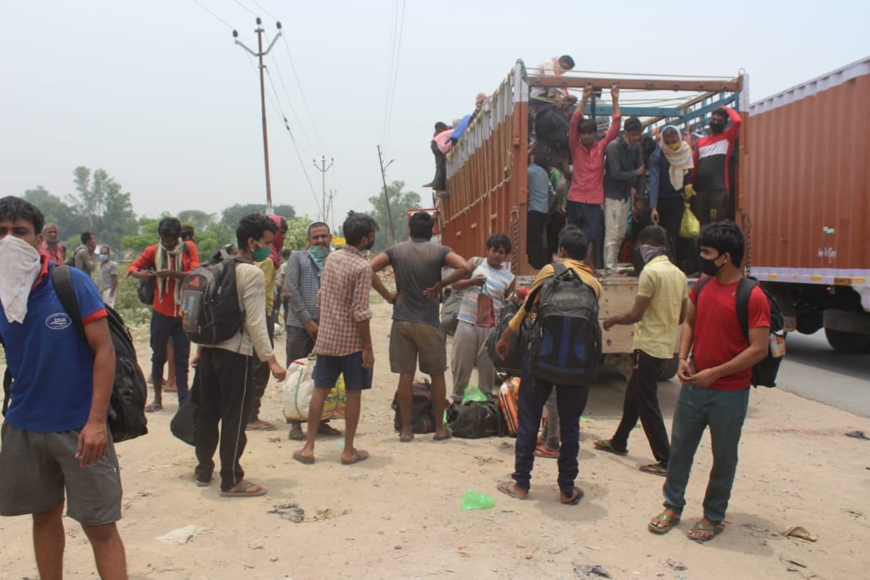 How to stop Corona: Hundreds of workers arrived by truck from Surat, went straight to home